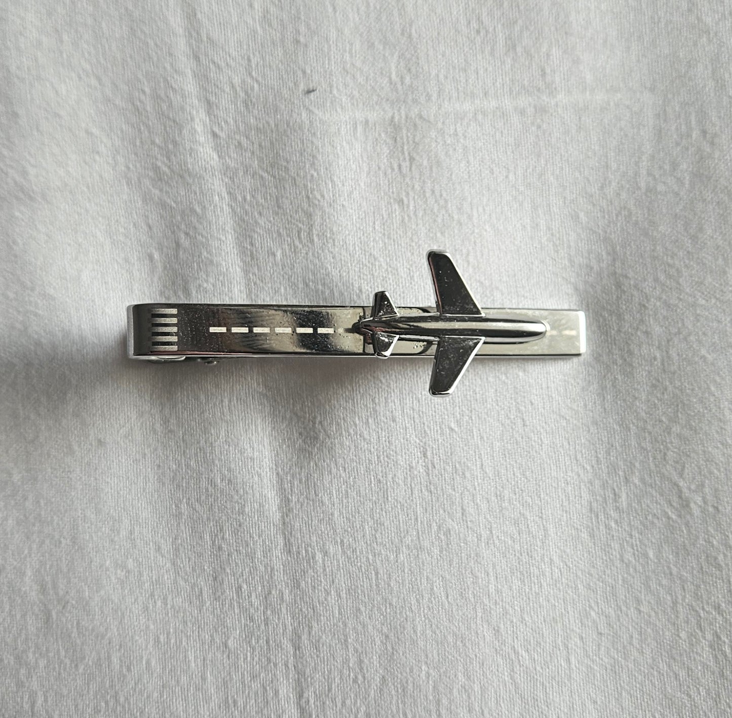 ✨ Runway tie clip